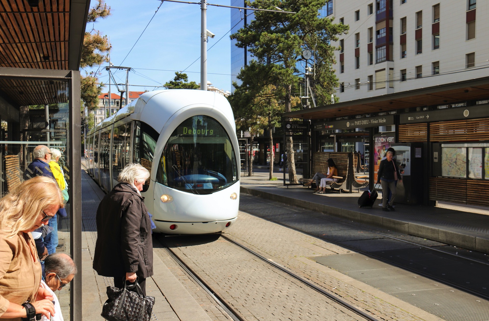 Recommendation for Contractual Terms regarding Trams